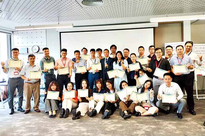 Học viên hoàn thành một chương trình đào tạo thực tế của Infochief